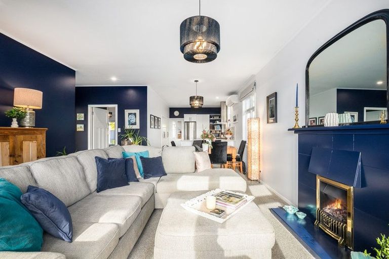 Photo of property in 7 Marine Parade, Eastbourne, Lower Hutt, 5013