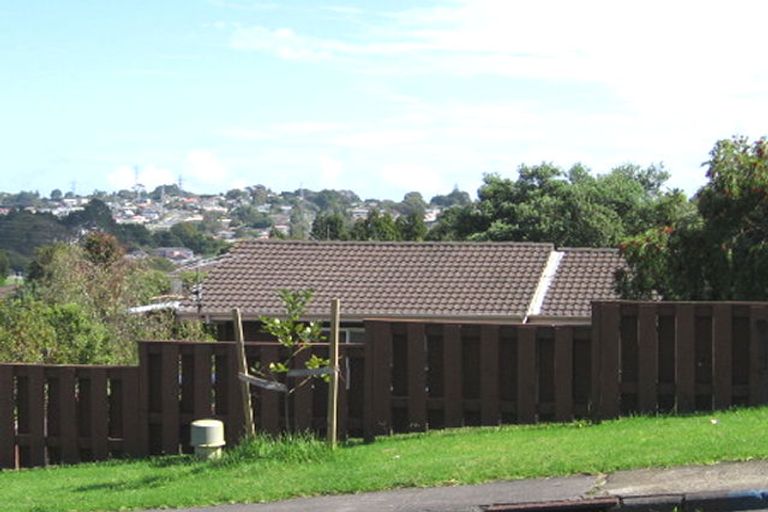 Photo of property in 43 Redwood Drive, Massey, Auckland, 0614