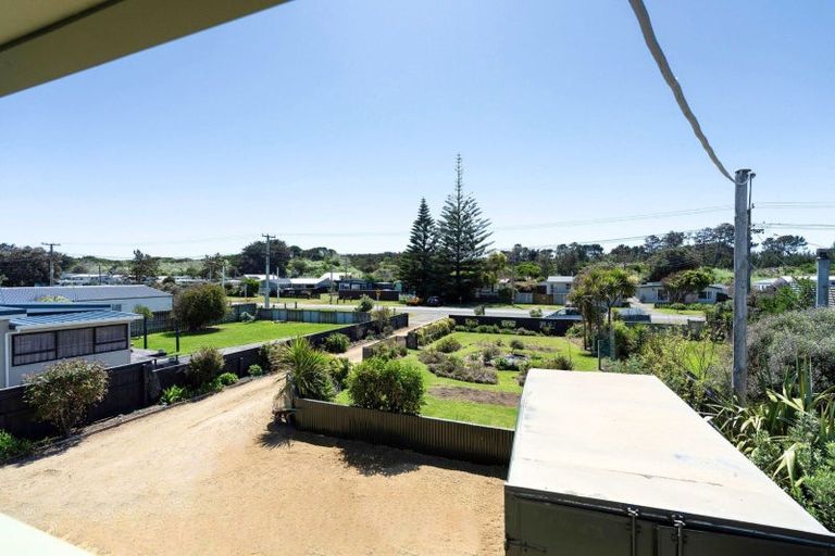 Photo of property in 41 Koputara Road, Himatangi Beach, Foxton, 4891