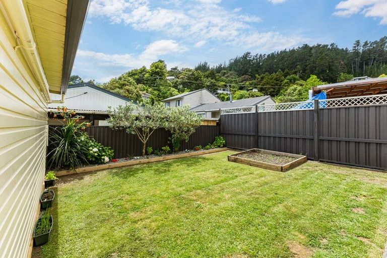 Photo of property in 17 Forest Road, Pinehaven, Upper Hutt, 5019