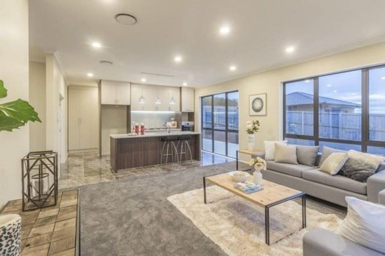 Photo of property in 8 Judith Anne Drive, Pukekohe, 2120