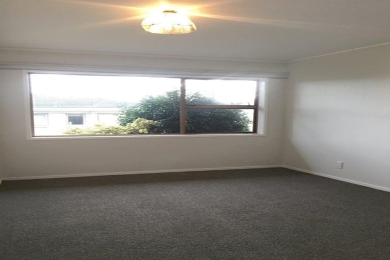Photo of property in 6a Ballater Place, Highland Park, Auckland, 2010