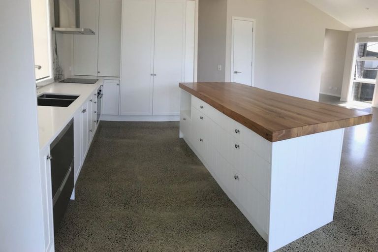 Photo of property in 10b Rogers Avenue, Eastern Beach, Auckland, 2012