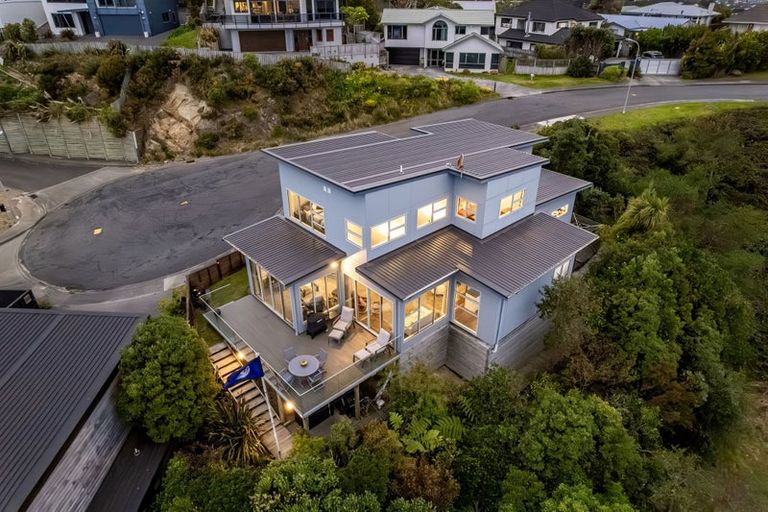 Photo of property in 5 Seascape View, Paremata, Porirua, 5024