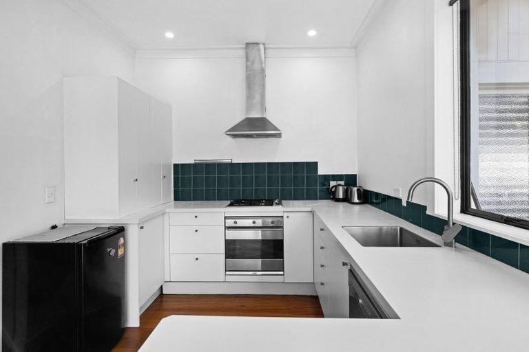 Photo of property in 53 Shakespeare Road, Bluff Hill, Napier, 4110