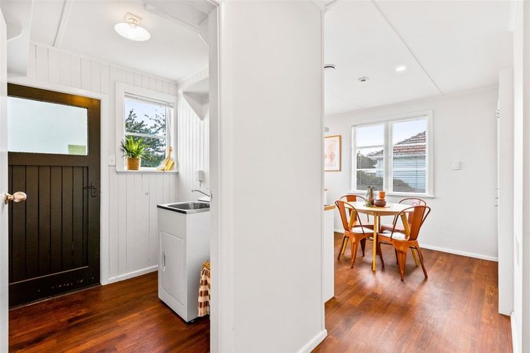 Photo of property in 5 Goldsmith Crescent, Levin, 5510