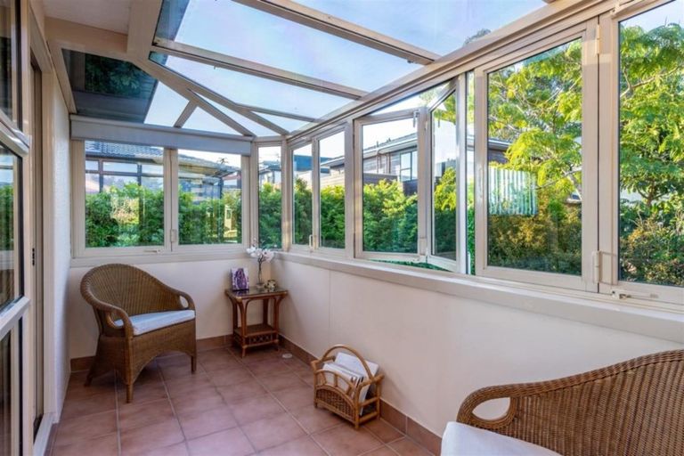 Photo of property in 9a Orchard Road, Browns Bay, Auckland, 0630