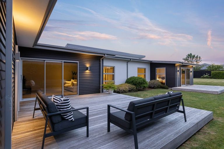 Photo of property in 17 Jacqueline Drive, West Melton, 7618