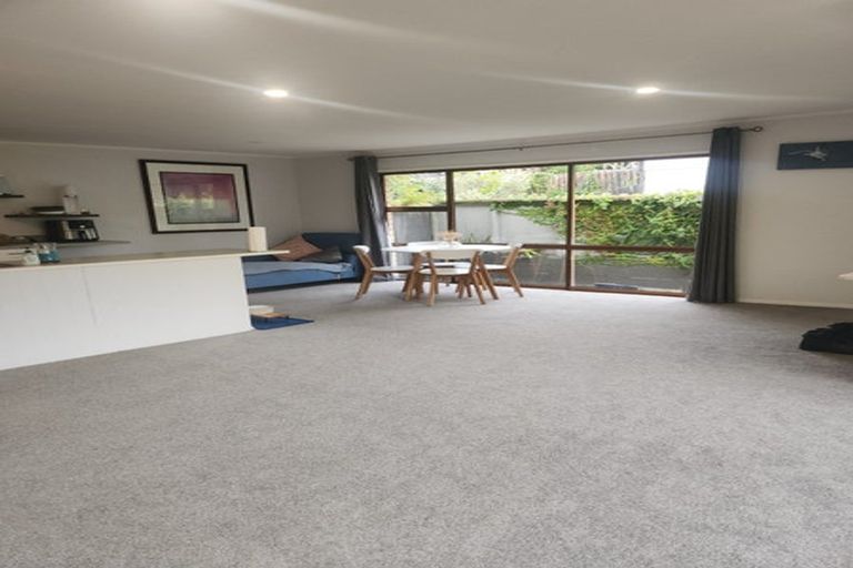 Photo of property in 11 Evan Street, Belmont, Auckland, 0622