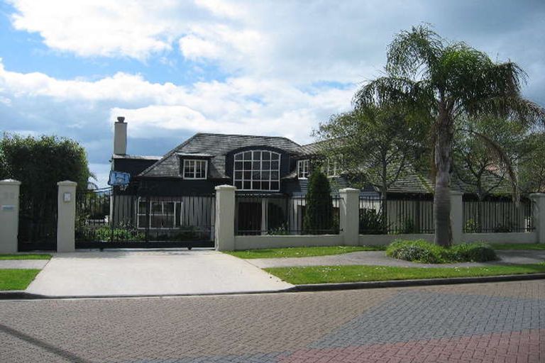 Photo of property in 33 Quedley Court, Eastern Beach, Auckland, 2012