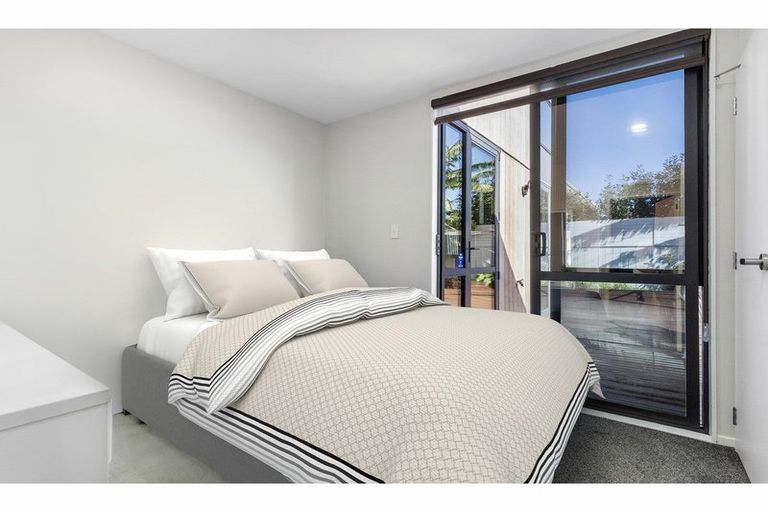 Photo of property in 2 Te Aparangi Road, Papakura, 2110