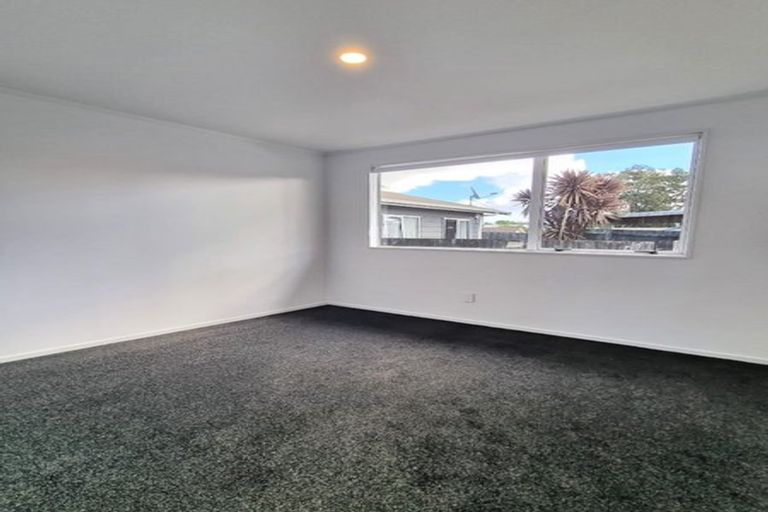 Photo of property in 31 Edwin Freeman Place, Ranui, Auckland, 0612