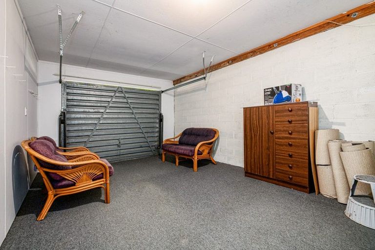Photo of property in 41 Kohekohe Street, New Lynn, Auckland, 0600