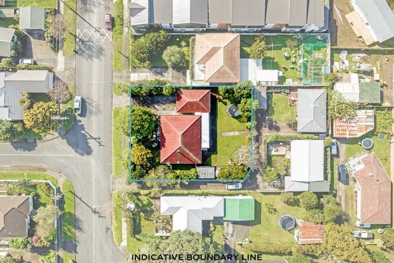 Photo of property in 36 Yeovil Road, Te Atatu Peninsula, Auckland, 0610