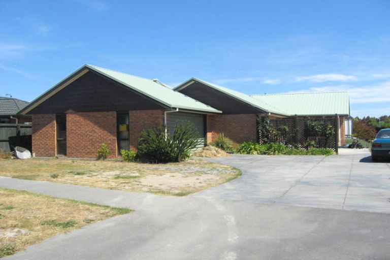 Photo of property in 28 Alpine View Lane, Parklands, Christchurch, 8083