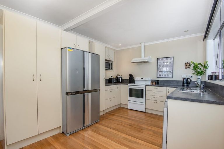 Photo of property in 2a Church Hill Road, Green Island, Dunedin, 9018