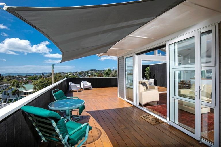 Photo of property in 6 Fairway Avenue, Red Beach, 0932