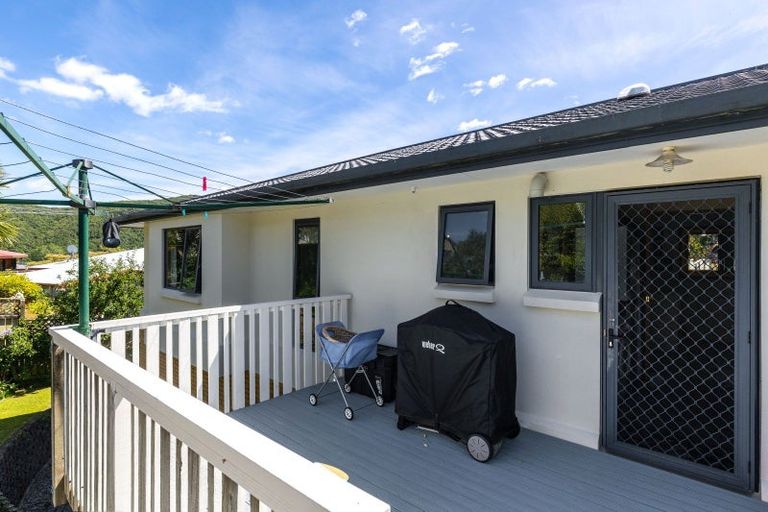 Photo of property in 13 Rimu Terrace, Waikawa, Picton, 7220