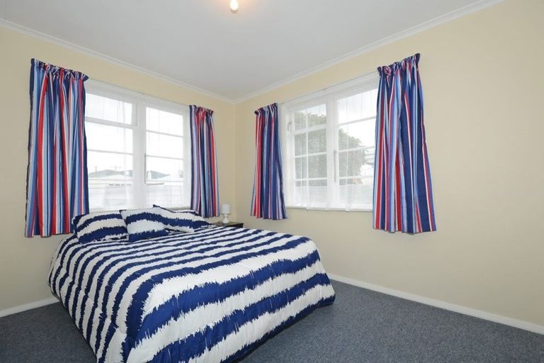 Photo of property in 6 Oak Street, Ebdentown, Upper Hutt, 5018