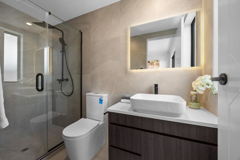 Photo of property in 2 Laurel Drive, Rosehill, 2113