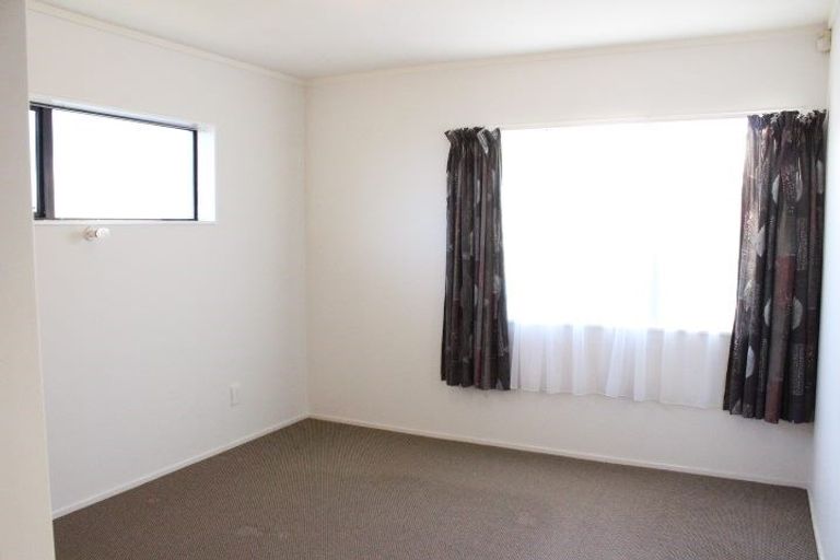 Photo of property in 2/181 Pigeon Mountain Road, Half Moon Bay, Auckland, 2012