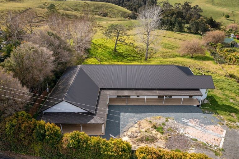 Photo of property in 90 Upper Orewa Road, Wainui, Silverdale, 0992