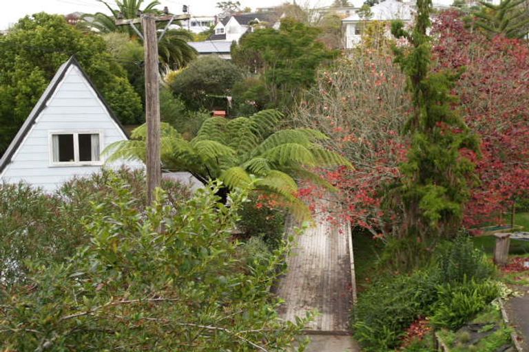 Photo of property in 91 Cockle Bay Road, Cockle Bay, Auckland, 2014