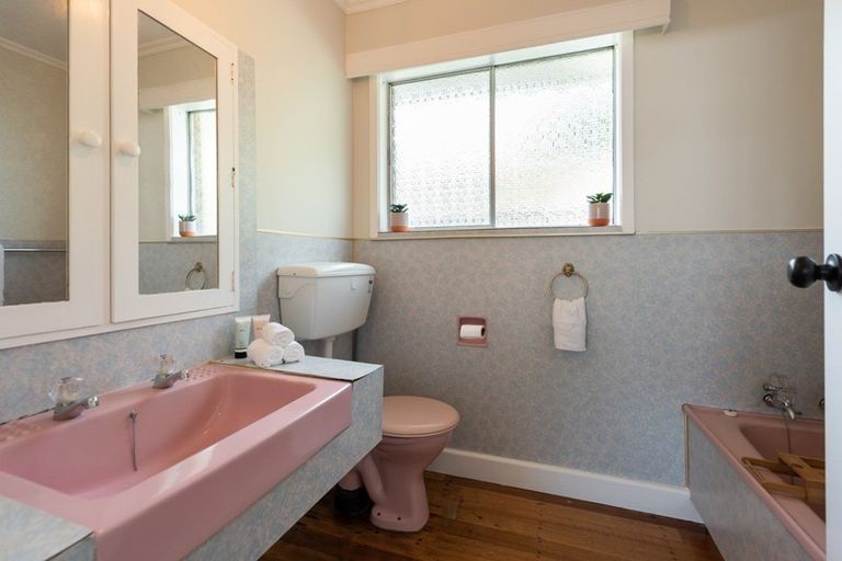 Photo of property in 77 Ironside Road, Johnsonville, Wellington, 6037