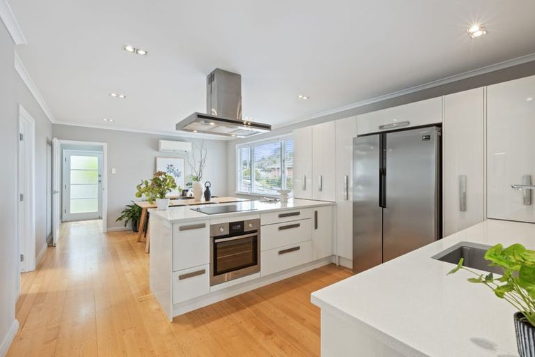 Photo of property in 34a Abbotleigh Avenue, Te Atatu Peninsula, Auckland, 0610