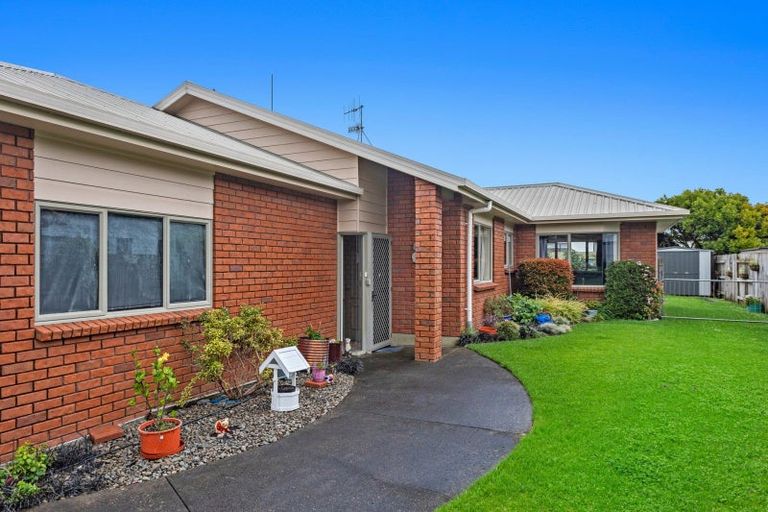 Photo of property in 13 Edgewater Grove, Whakatane, 3120