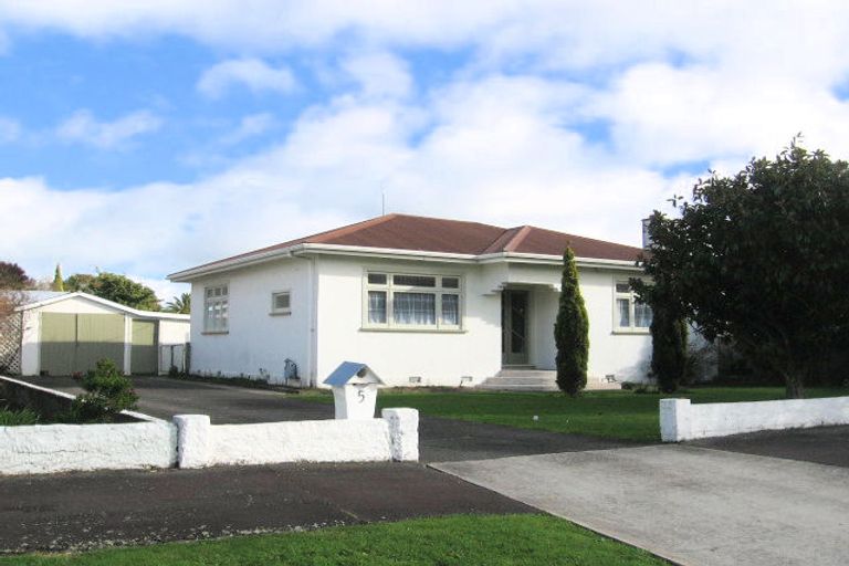 Photo of property in 5 Tawa Street, Palmerston North, 4414