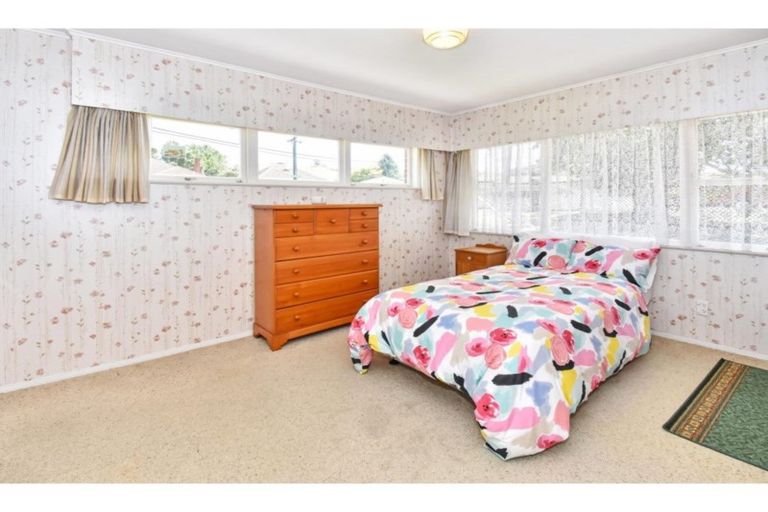 Photo of property in 1 Tanners Road, Mangere Bridge, Auckland, 2022