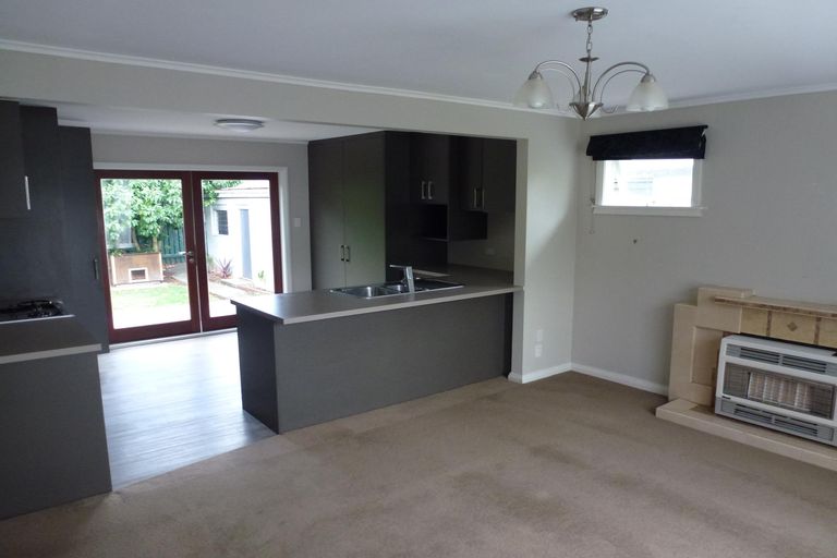 Photo of property in 16 Stirling Crescent, Hokowhitu, Palmerston North, 4410