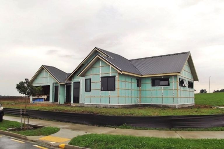 Photo of property in 13 Wheriko Avenue, Glenbrook, Waiuku, 2681
