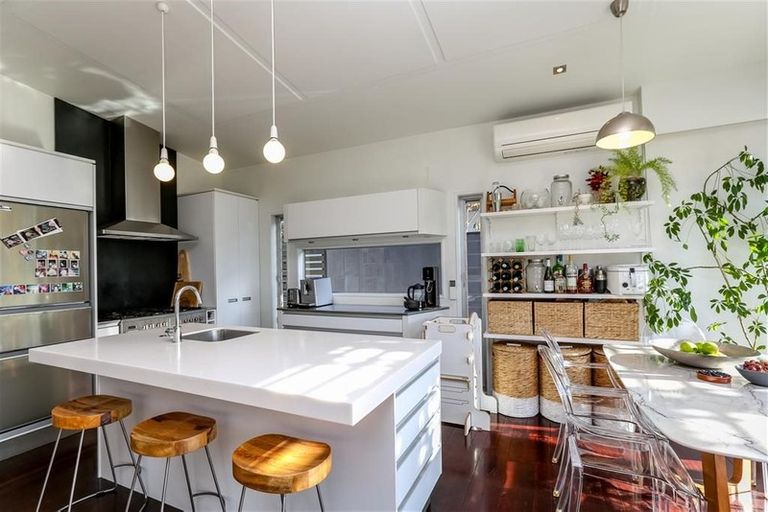 Photo of property in 8 Gaine Street, New Plymouth, 4310