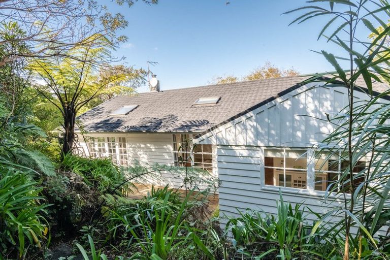 Photo of property in 11 Goddard Grove, Churton Park, Wellington, 6037
