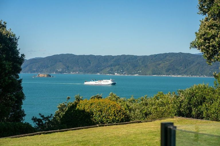 Photo of property in 34 Seatoun Heights Road, Seatoun, Wellington, 6022