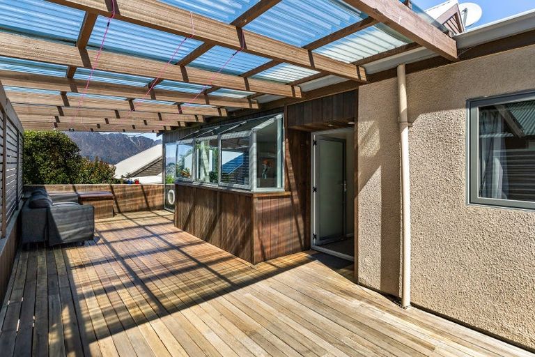 Photo of property in 13a Avalon Crescent, Fernhill, Queenstown, 9300