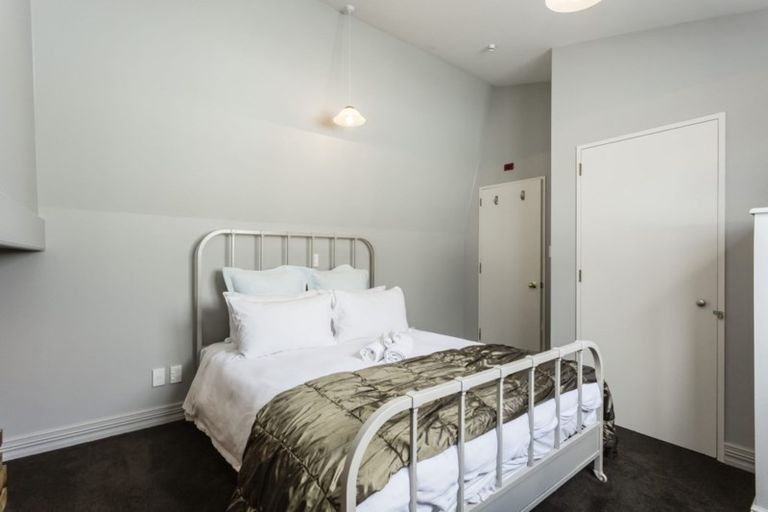 Photo of property in 10/33 Dowling Street, Dunedin Central, Dunedin, 9016