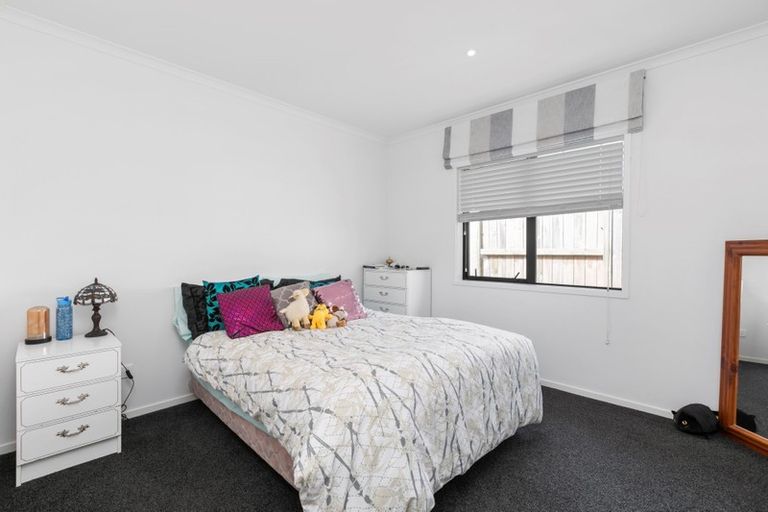 Photo of property in 221 Lakes Boulevard, Pyes Pa, Tauranga, 3112