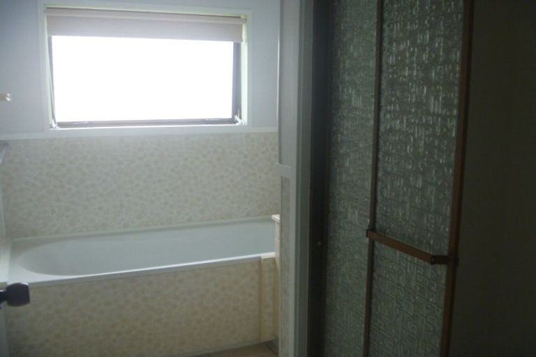 Photo of property in 1/16a Trentham Road, Papakura, 2110