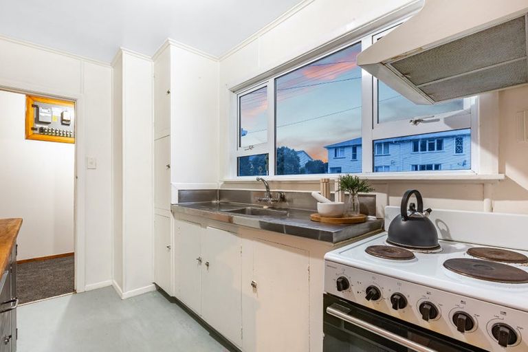 Photo of property in 25 Bell Street, Tawa, Wellington, 5028