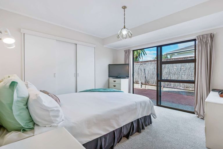 Photo of property in 2/529 Weymouth Road, Weymouth, Auckland, 2103