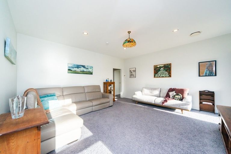 Photo of property in 74 Polson Hill Drive, Aokautere, Palmerston North, 4471