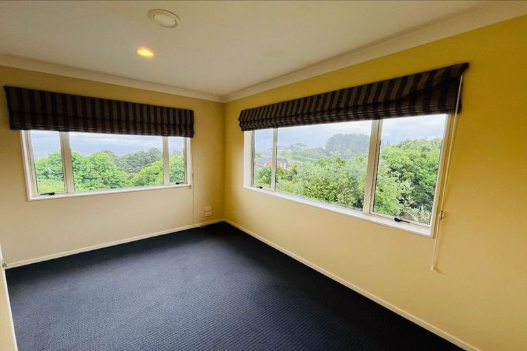 Photo of property in 10 Michael Bosher Way, Flat Bush, Auckland, 2019