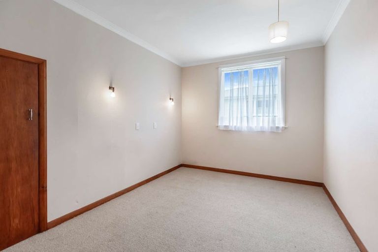Photo of property in 10 Oturi Road, Waverley, 4510