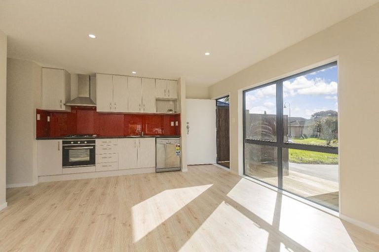 Photo of property in 13 Attymon Lane, East Tamaki, Auckland, 2016