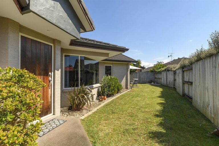 Photo of property in 56 Oriental Parade, Papamoa Beach, Papamoa, 3118