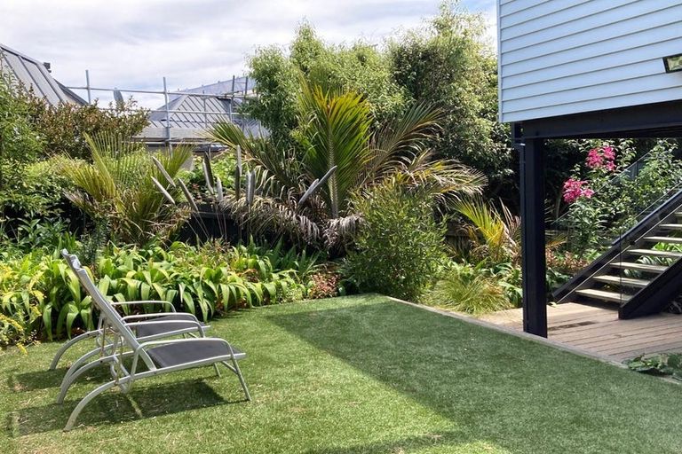 Photo of property in 6 Dunkeld Lane, Redcliffs, Christchurch, 8081