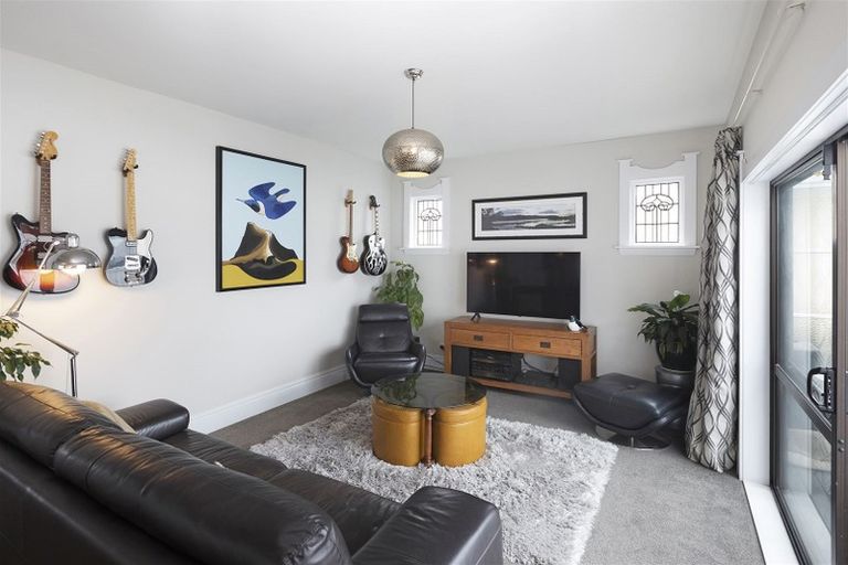 Photo of property in 82 Olliviers Road, Phillipstown, Christchurch, 8011